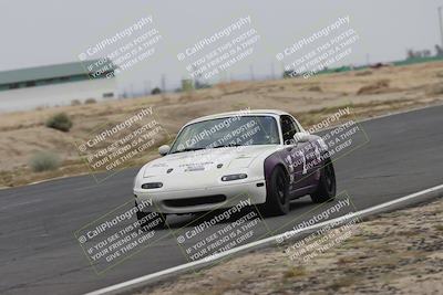 media/Jun-01-2025-CalClub SCCA (Sun) [[eae223c5dd]]/Group 5/Race (Front Straight)/